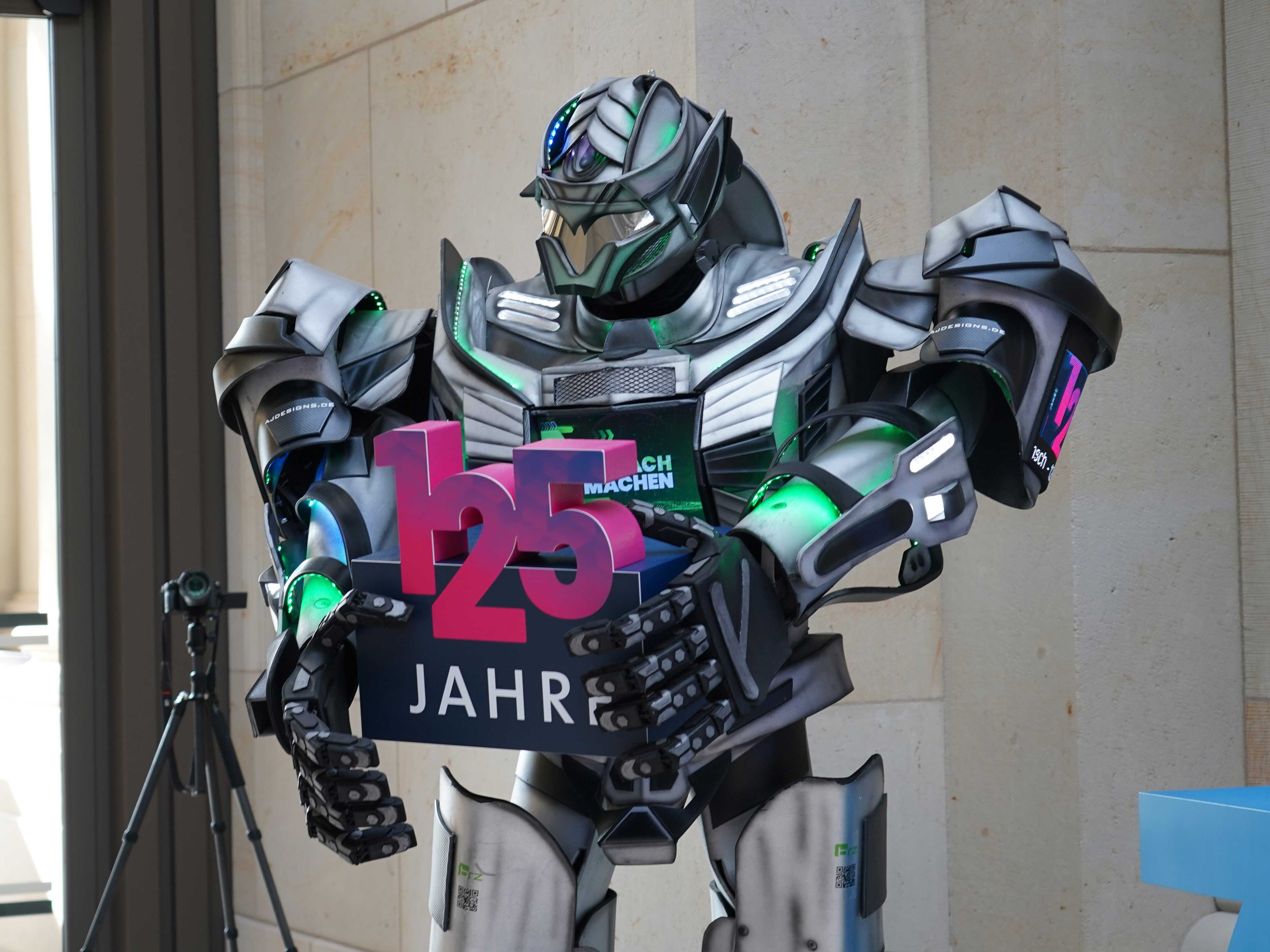 125_Jahre_ZDB_Transformer2